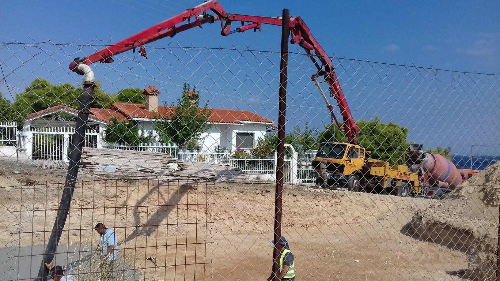 Διώροφη Οικοδομή με Υπόγειο (Μια Κατοικία)